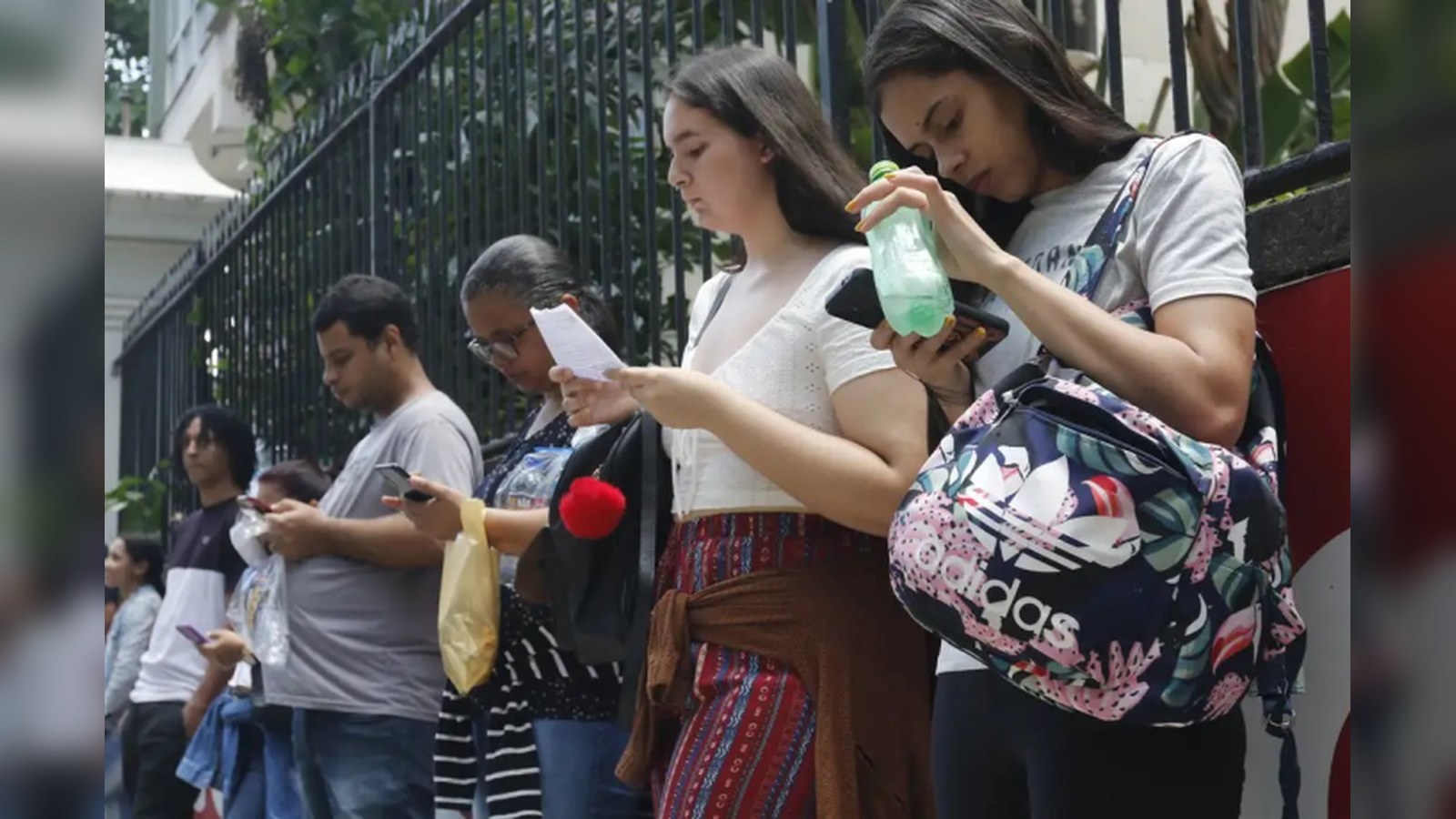 Governo veta projeto que retira direitos trabalhistas de jovens no primeiro emprego